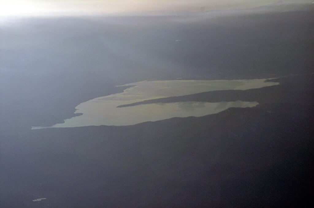 Aerial view of Lake Almanor in Plumas County, March 2015. Photo: Joe Mabel; CC BY 3.0.