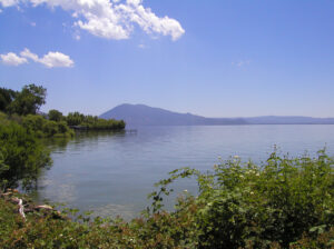Clear Lake seen from Clear Lake State Park in Lake County, California, photographed by CFang in 2006; public domain.