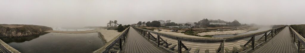 MacKerricher State Park trestle bridge near Fort Bragg, California, photographed by Tony Webster in 2016; CC BY-SA 2.0.
