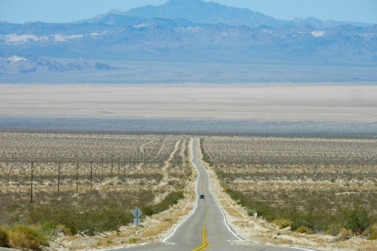 Illustrative Mojave Desert landscape, not a photograph of Randsburg or the October 22 Trona outage.